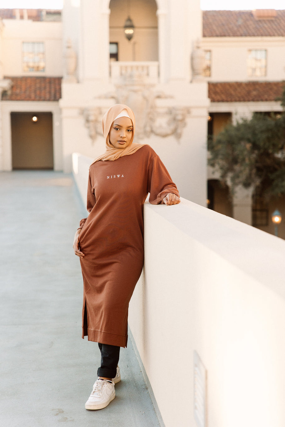 NISWA Maxi Sweatshirt - Chocolate Brown