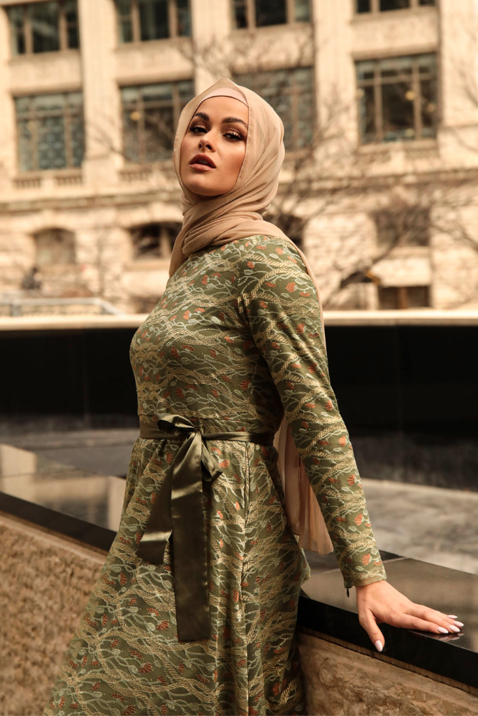 Amber Lace Maxi Gown - Enchanted Evergreen